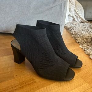 Impo stretch peep toe heel